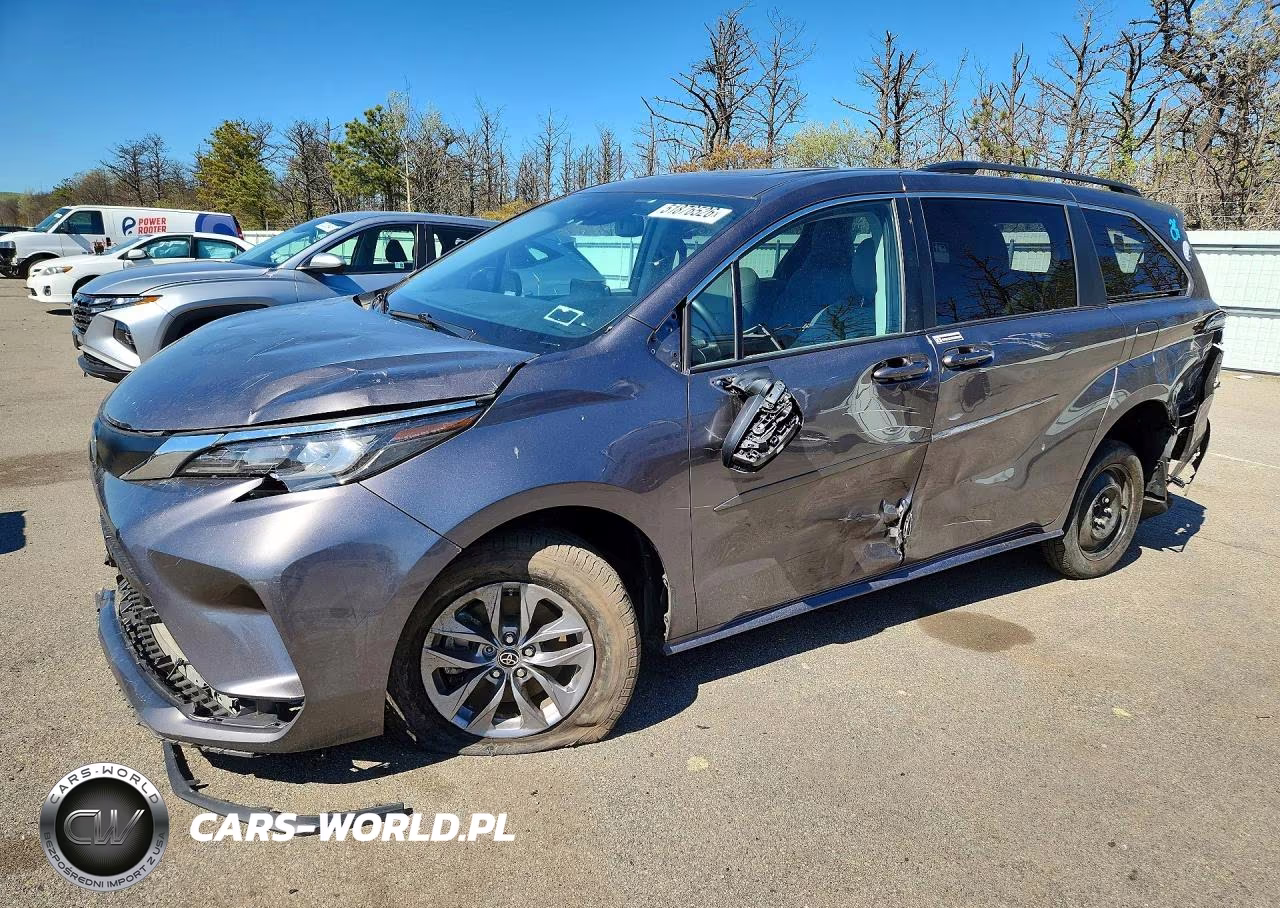 2023 Toyota Sienna Le – zdjęcie 1 z 13