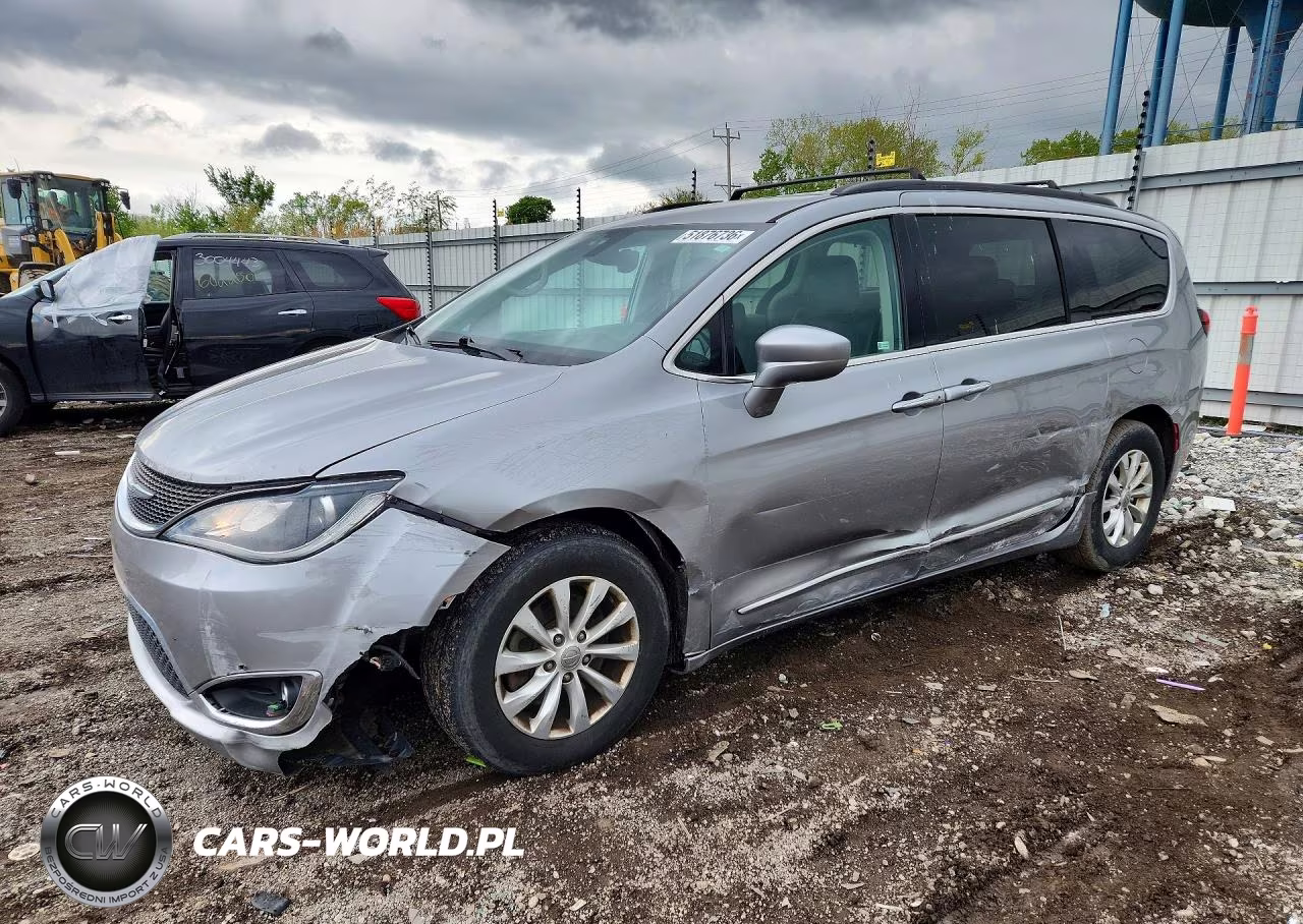 2017 Chrysler Pacifica Touring L – zdjęcie 1 z 13