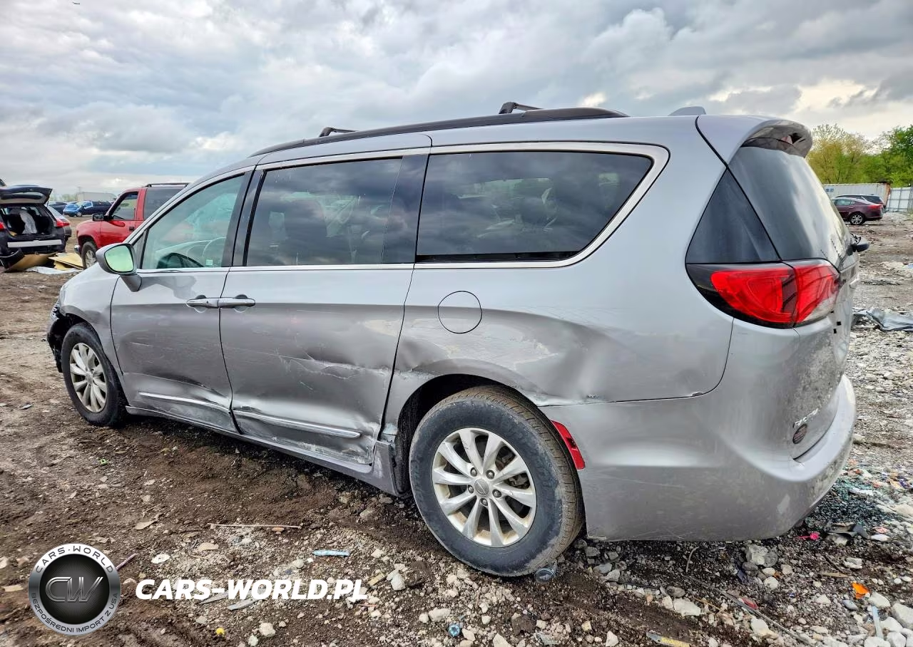 2017 Chrysler Pacifica Touring L VIN:2C4RC1BG8HR540227 - 2