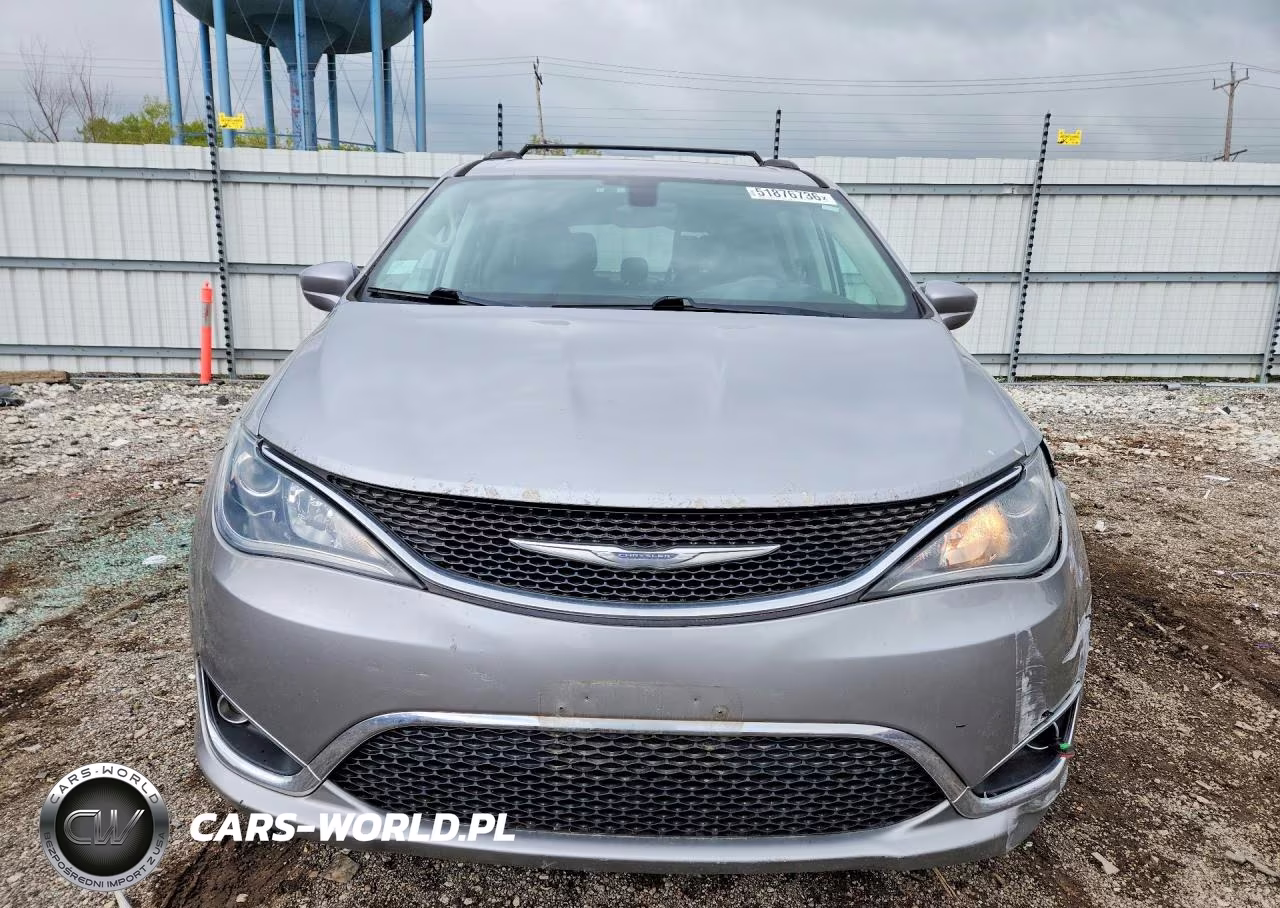2017 Chrysler Pacifica Touring L VIN:2C4RC1BG8HR540227 - 5