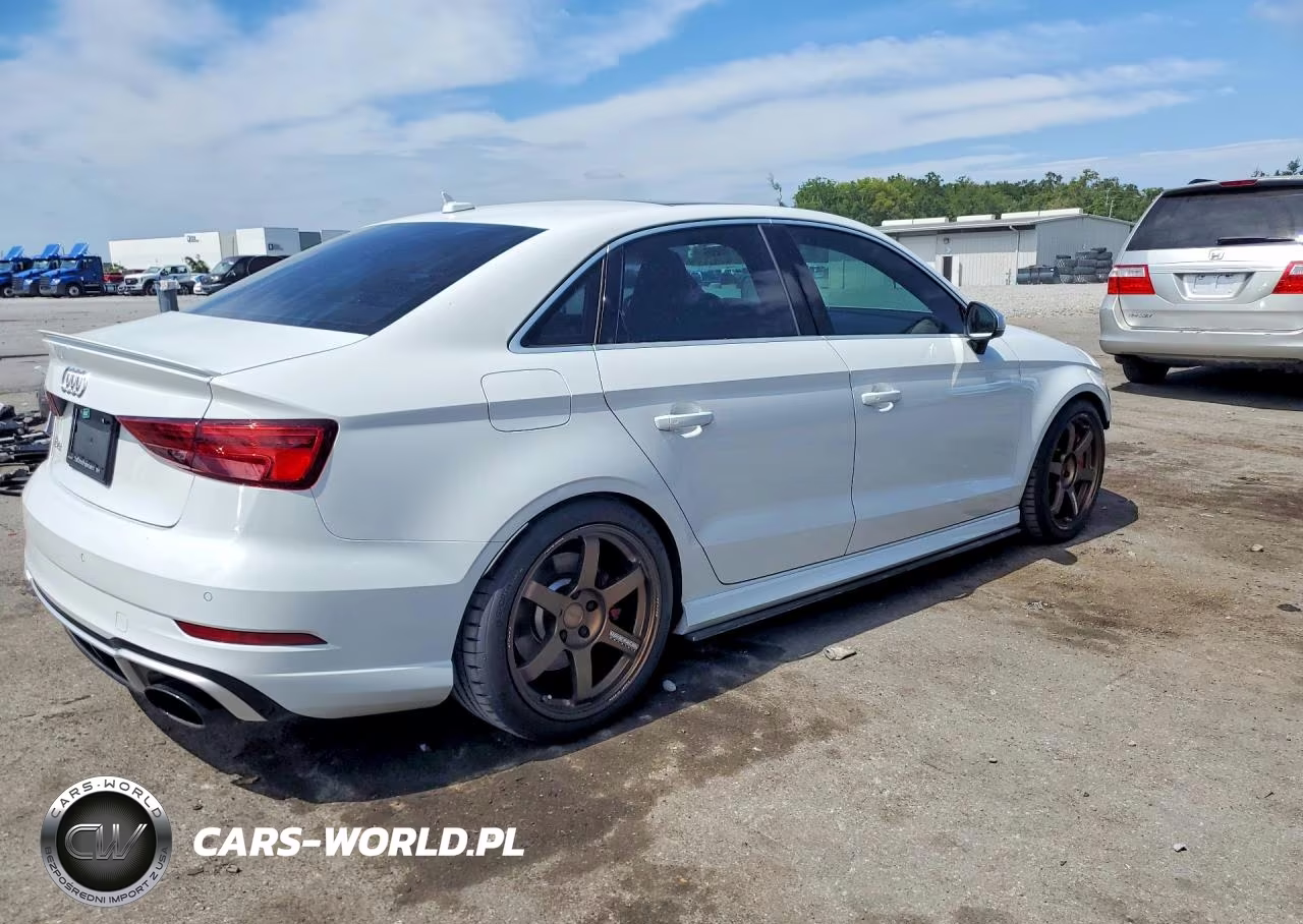 2018 Audi Rs3 VIN:WUABWGFF5J1904758 - 3