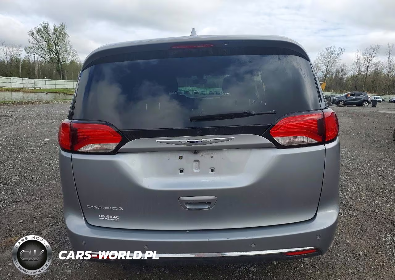 2019 Chrysler Pacifica Touring Plus VIN:2C4RC1FG9KR705235 - 6