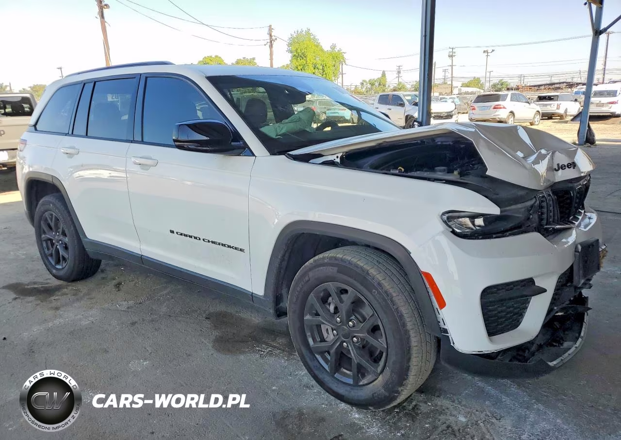 2025 Jeep Grand Cherokee Laredo VIN:1C4RJGAG6SC266262 - 4