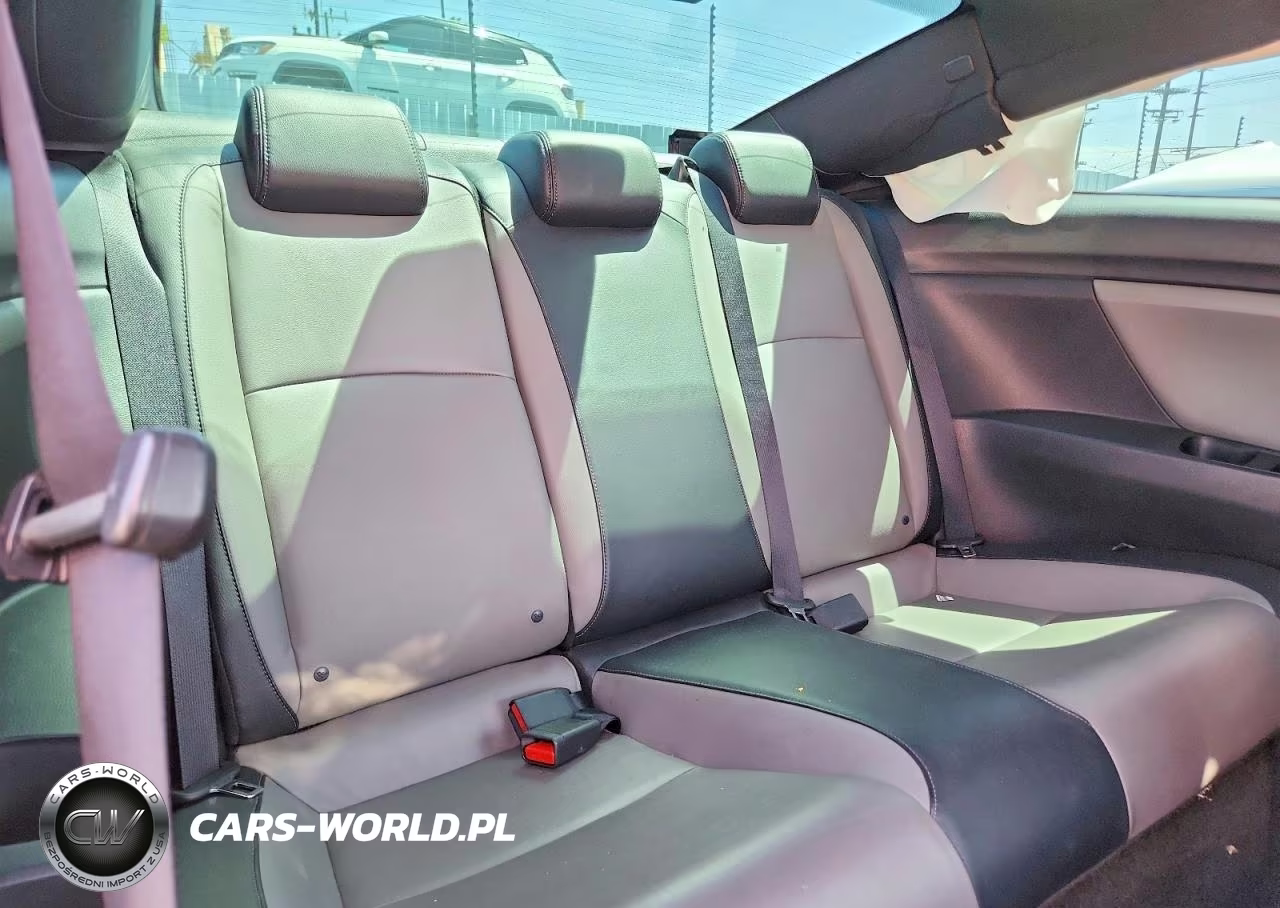 2017 Honda Civic Touring VIN:2HGFC3B91HH353788 - 10