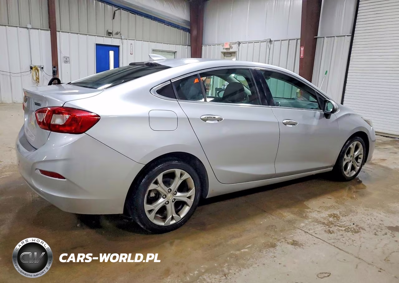 2017 Chevrolet Cruze Premier VIN:1G1BF5SM3H7174791 - 3