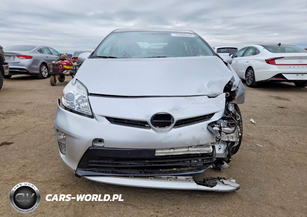 2014 Toyota Prius Three VIN:JTDKN3DU4E1807955 - 5