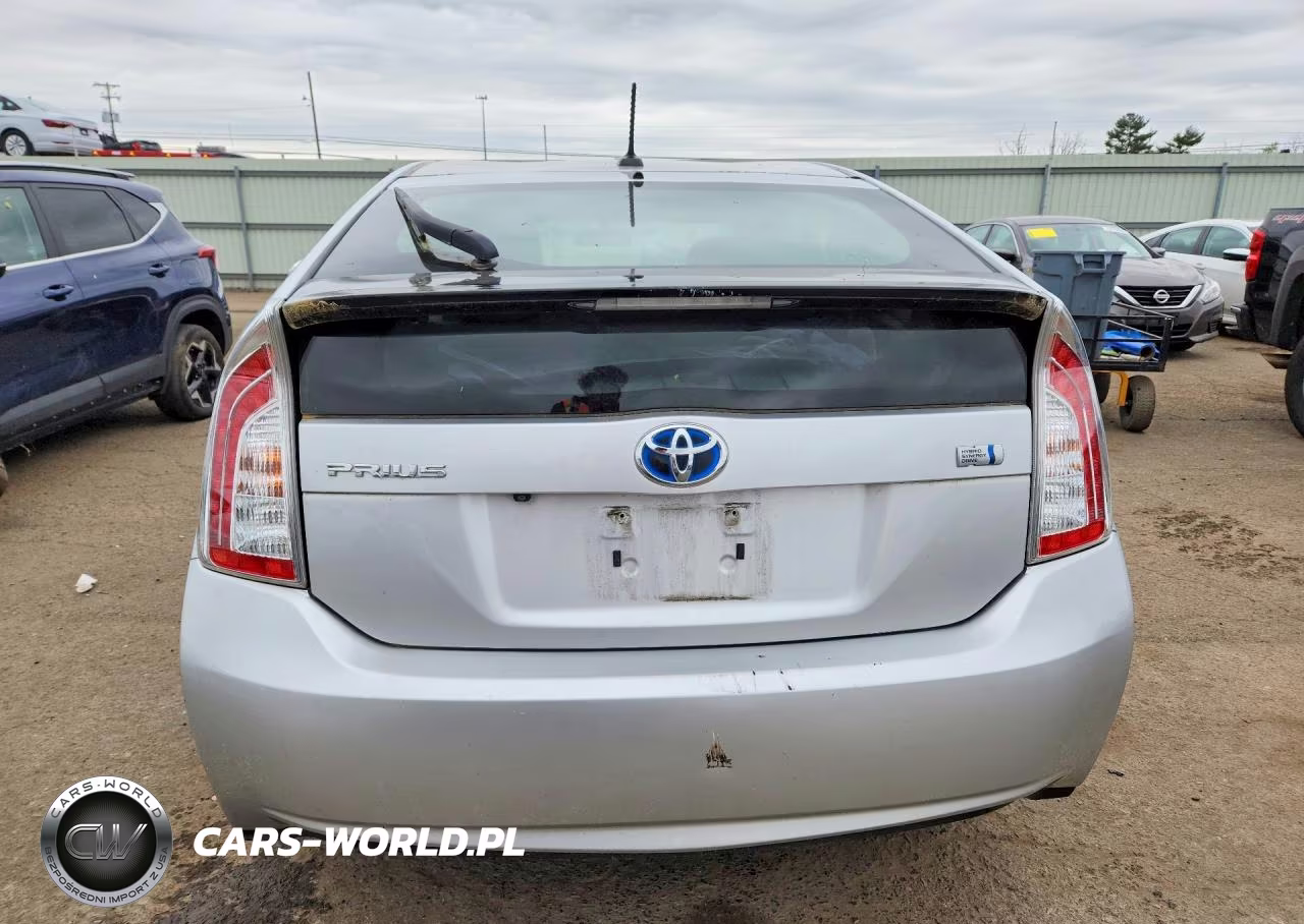 2014 Toyota Prius Three VIN:JTDKN3DU4E1807955 - 6