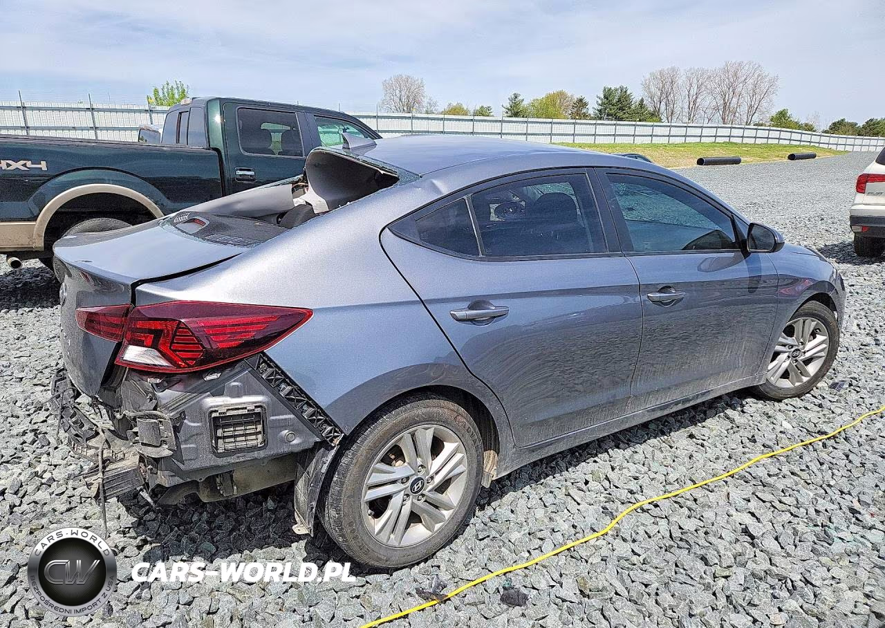 2019 Hyundai Elantra Sel VIN:5NPD84LF0KH425550 - 3