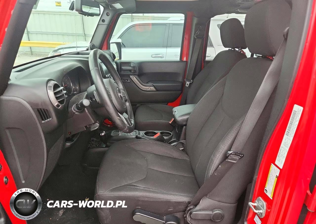 2014 Jeep Wrangler Unlimited Sport VIN:1C4BJWDG8EL198221 - 7