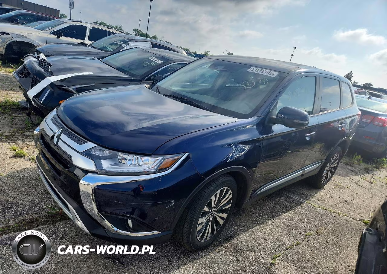 2020 Mitsubishi Outlander Se – zdjęcie 1 z 13