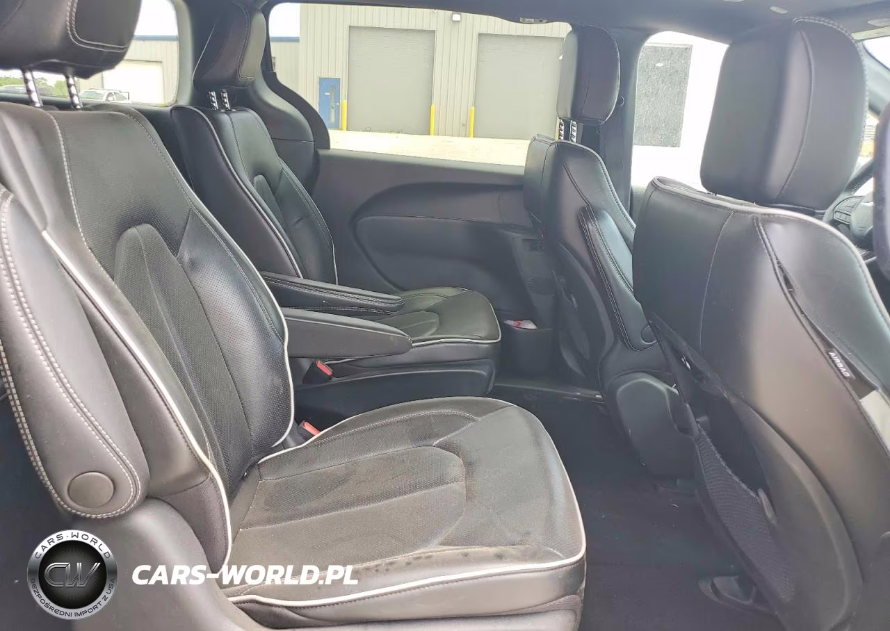 2022 Chrysler Pacifica Hybrid Limited VIN:2C4RC1S7XNR157059 - 11