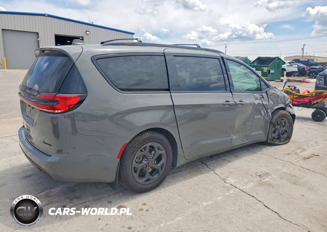 2022 Chrysler Pacifica Hybrid Limited VIN:2C4RC1S7XNR157059 - 3