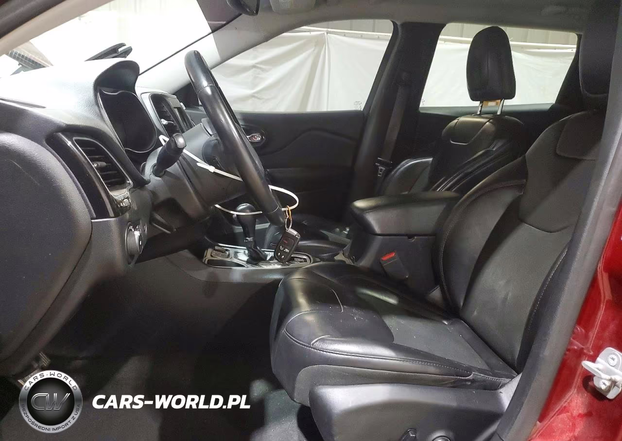 2019 Jeep Cherokee Latitude Plus VIN:1C4PJLLX6KD344191 - 7