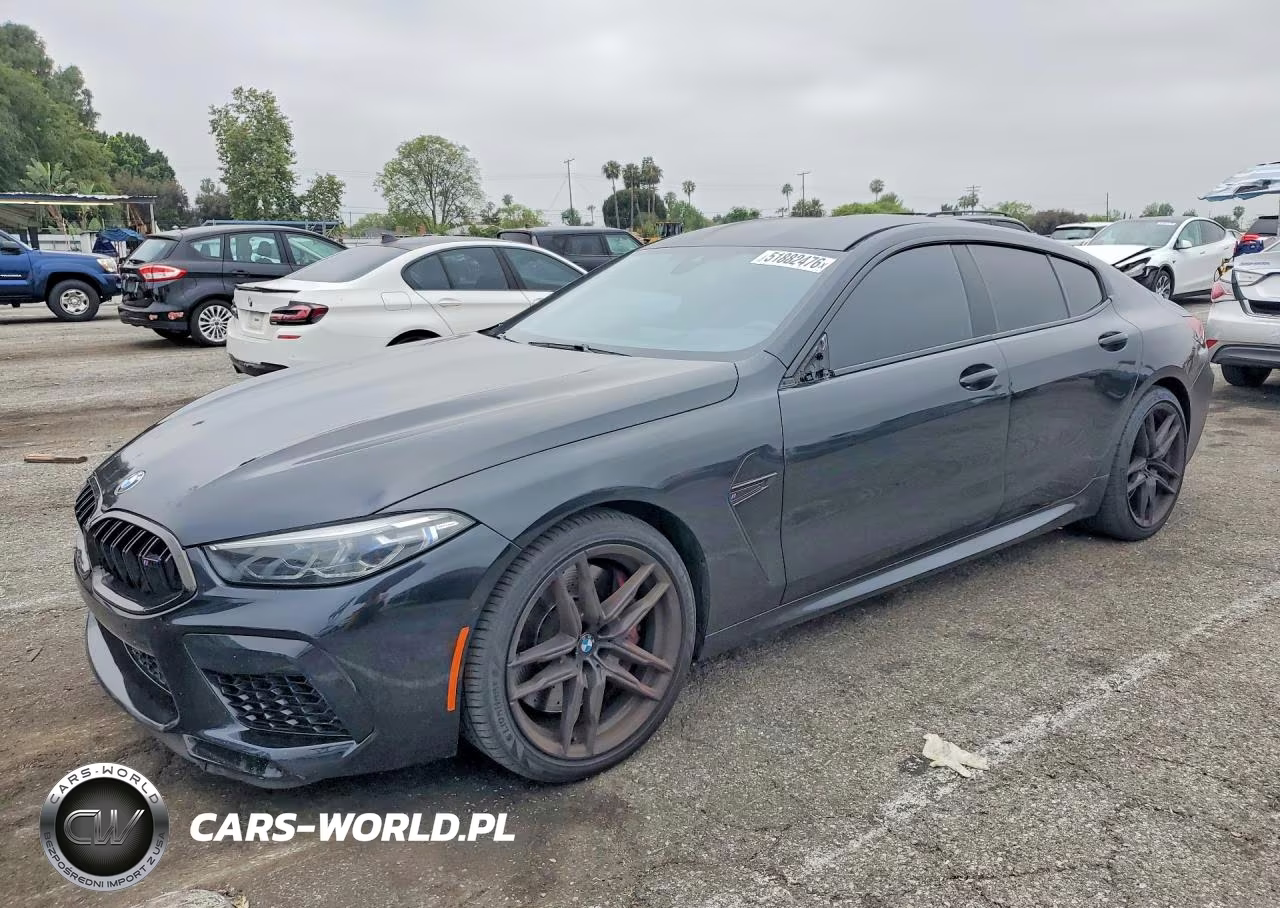 2022 BMW M8