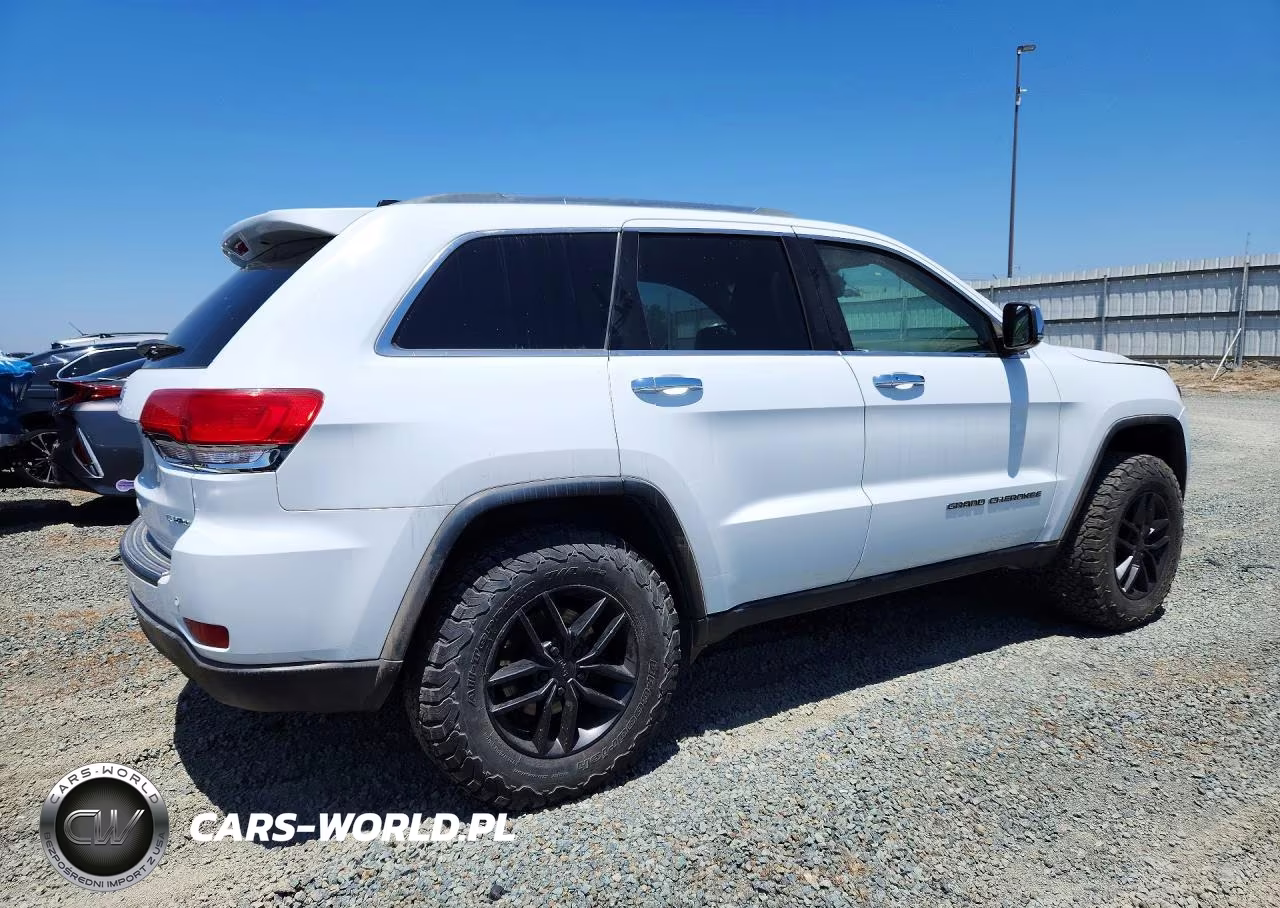 2017 Jeep Grand Cherokee Laredo VIN:1C4RJEAG2HC605628 - 3