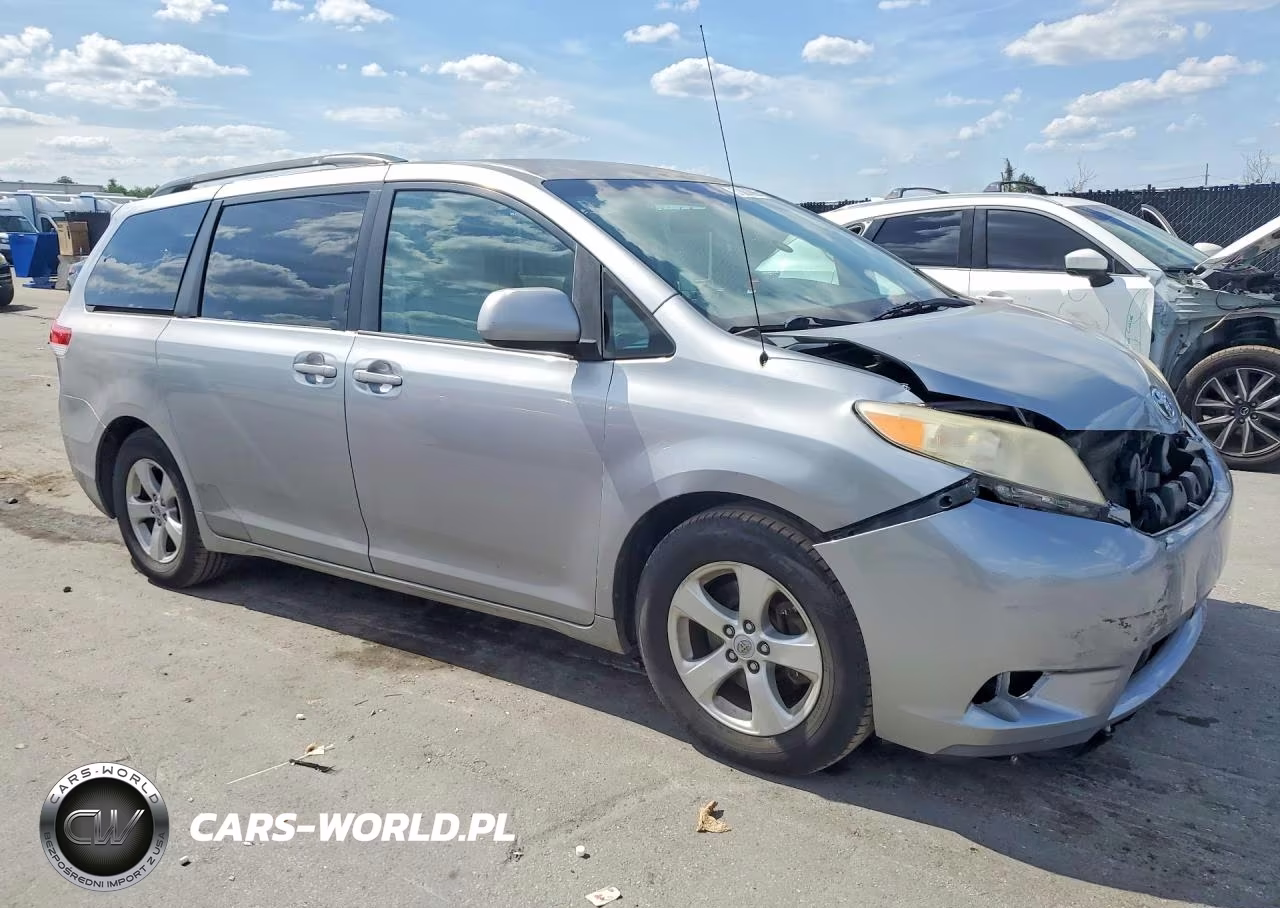 2011 Toyota Sienna Le VIN:5TDKK3DC9BS059234 - 4
