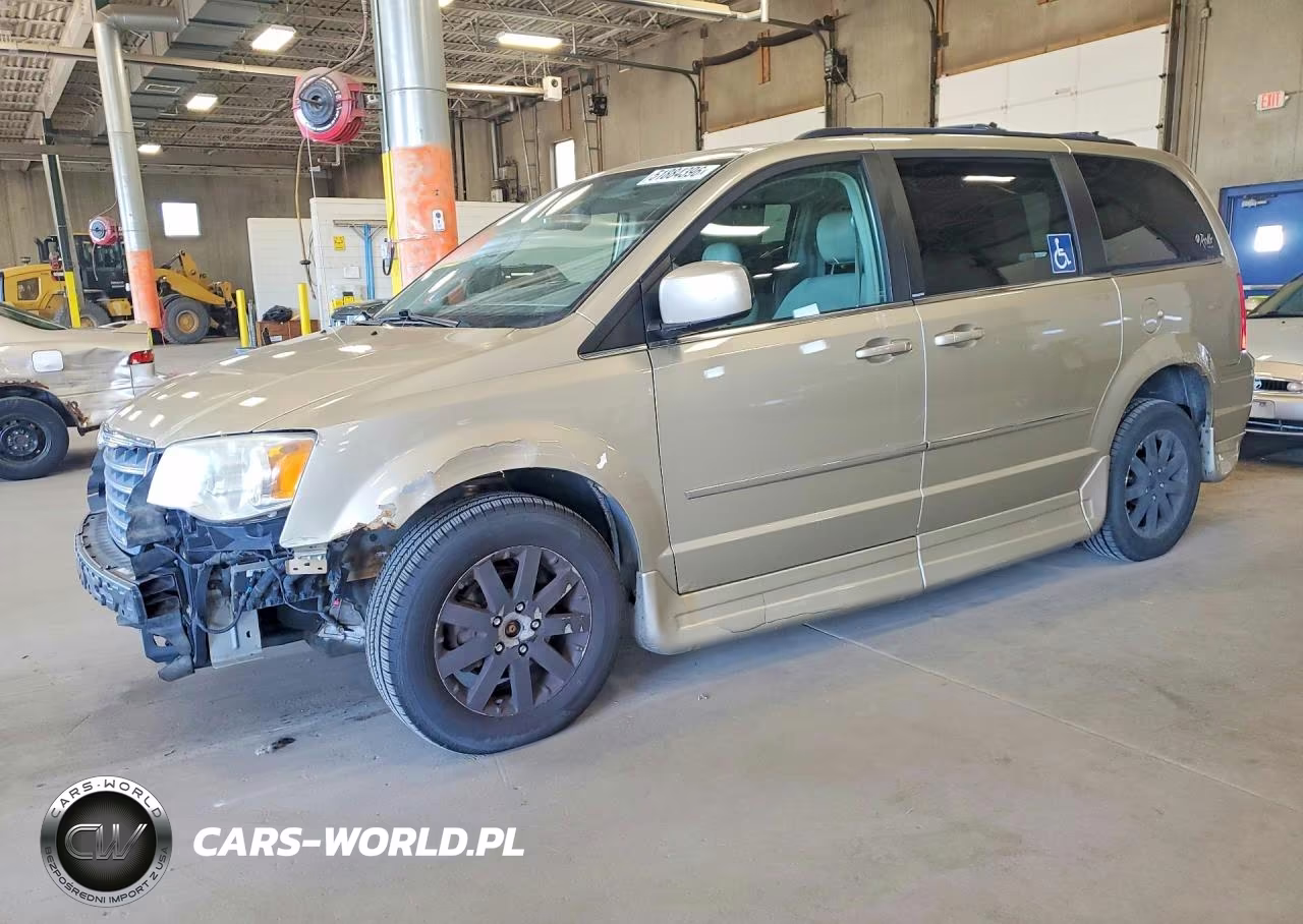2009 Chrysler Town & Country Touring