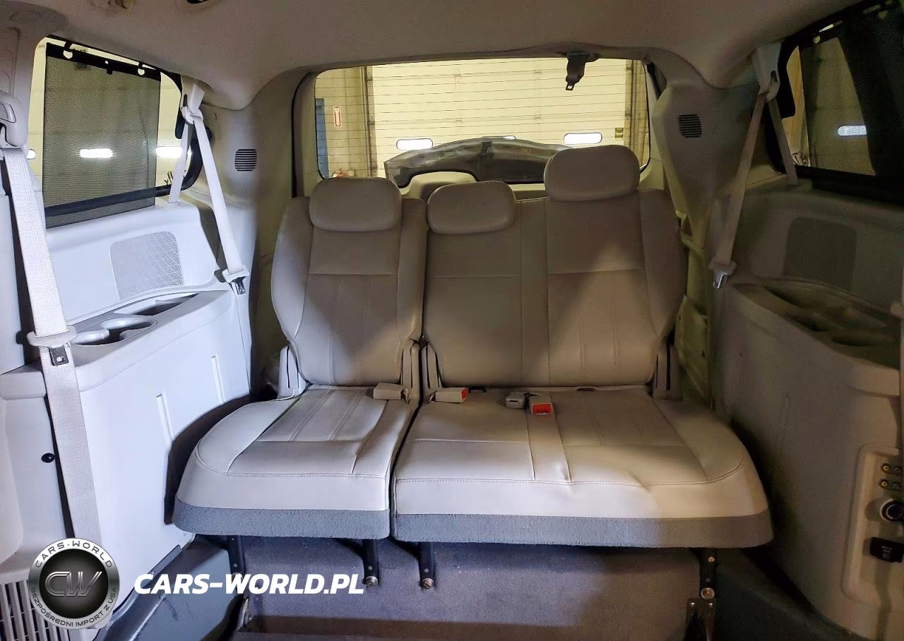 2009 Chrysler Town & Country Touring VIN:2A8HR54169R618718 - 10