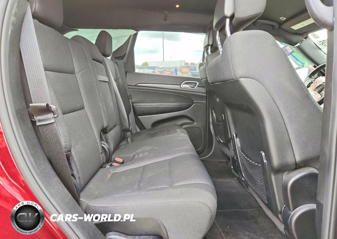 2018 Jeep Grand Cherokee Laredo VIN:1C4RJFAG6JC457642 - 11