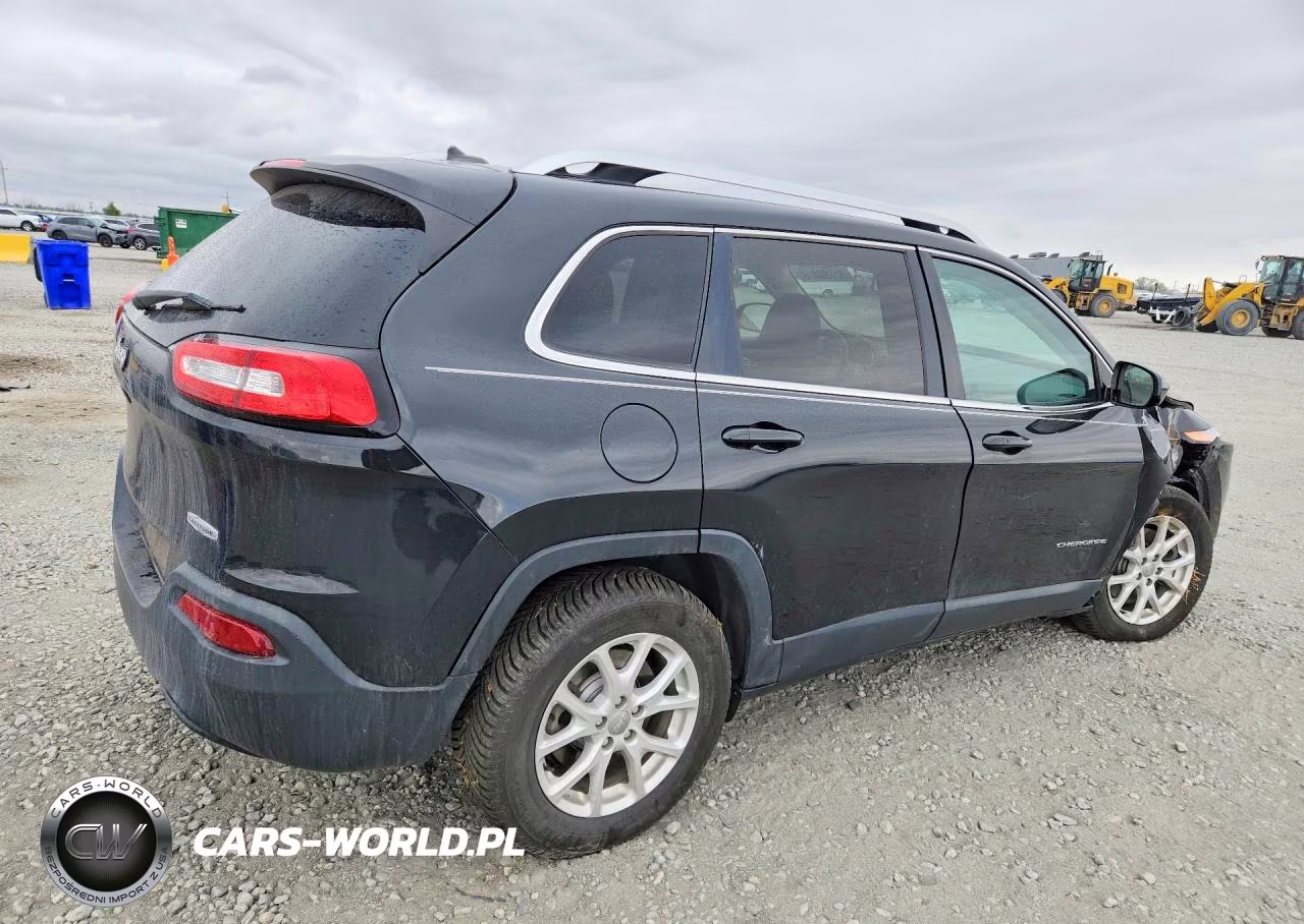 2015 Jeep Cherokee Latitude VIN:1C4PJMCB7FW789575 - 3