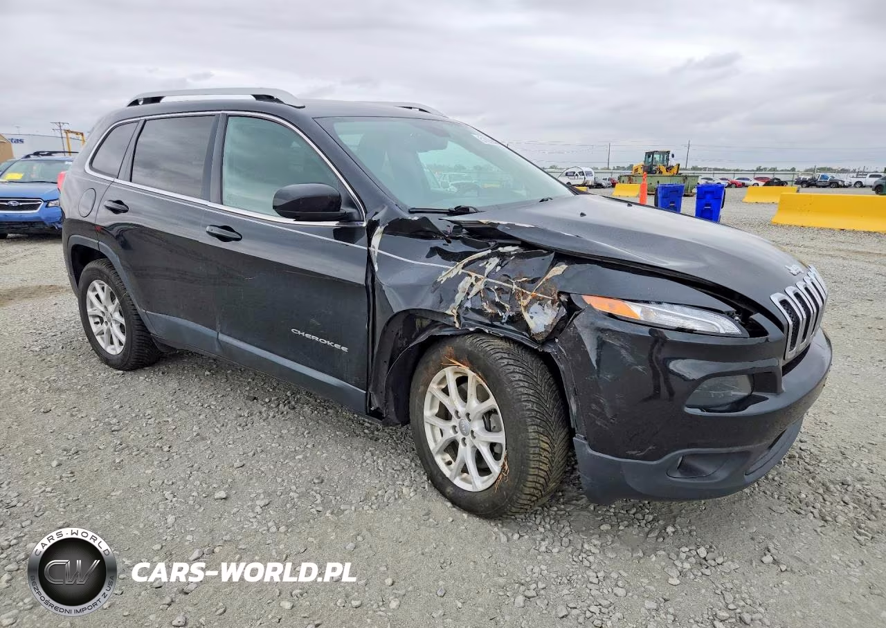 2015 Jeep Cherokee Latitude VIN:1C4PJMCB7FW789575 - 4