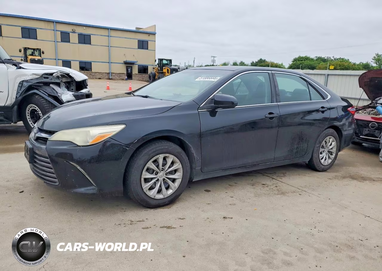 2015 Toyota Camry Le – zdjęcie 1 z 12