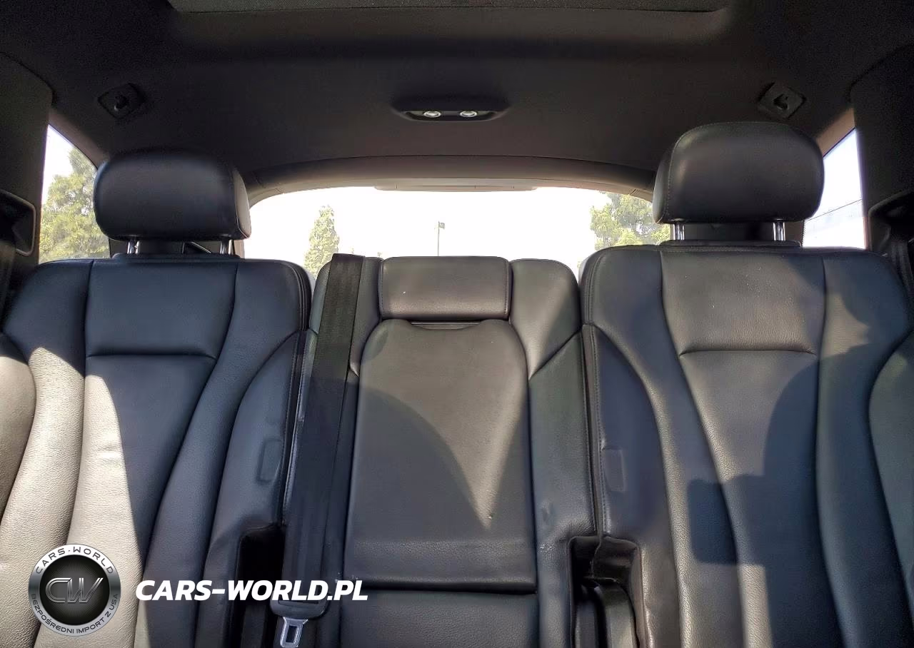 2019 Audi Q7 Premium VIN:WA1AAAF74KD010032 - 10