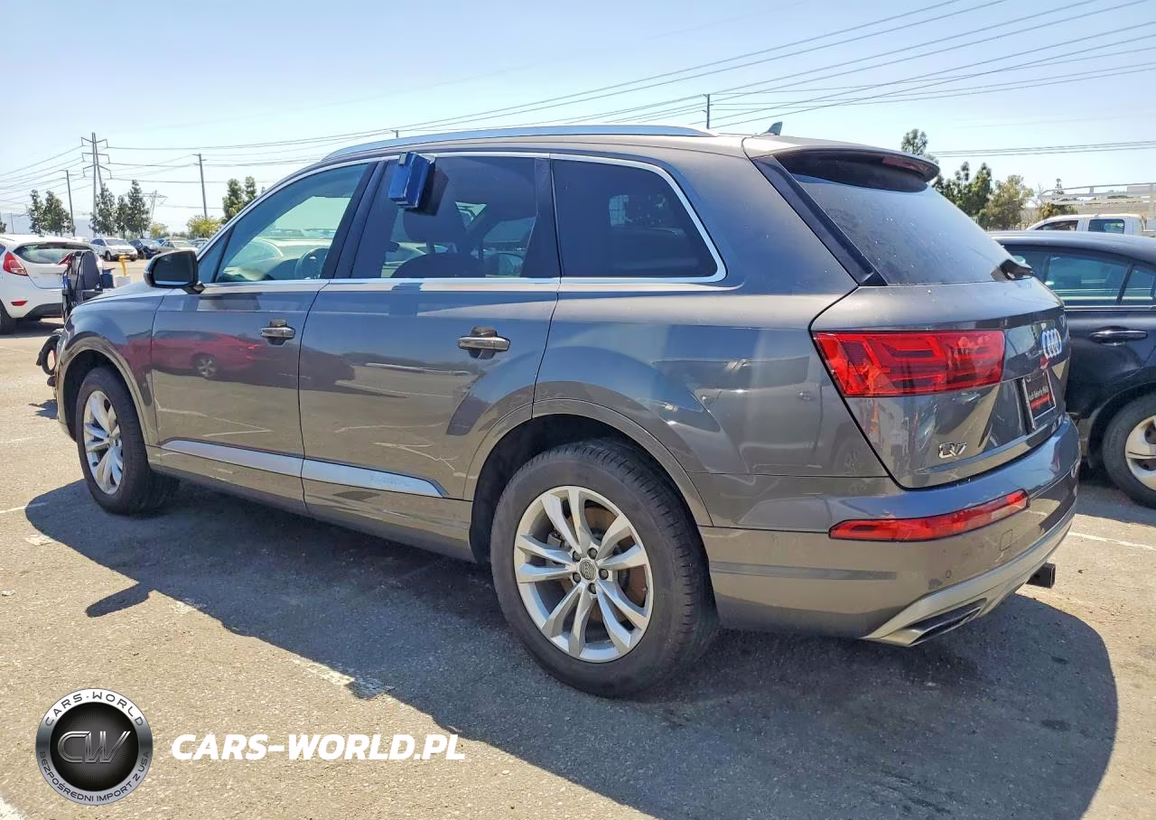 2019 Audi Q7 Premium VIN:WA1AAAF74KD010032 - 2