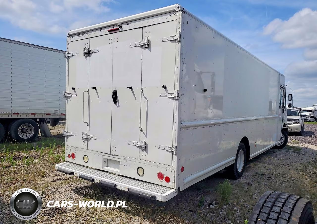 2013 Freightliner Mt55G Chassis Delivery Truck VIN:4UZAC3DV4DCFJ4665 - 3