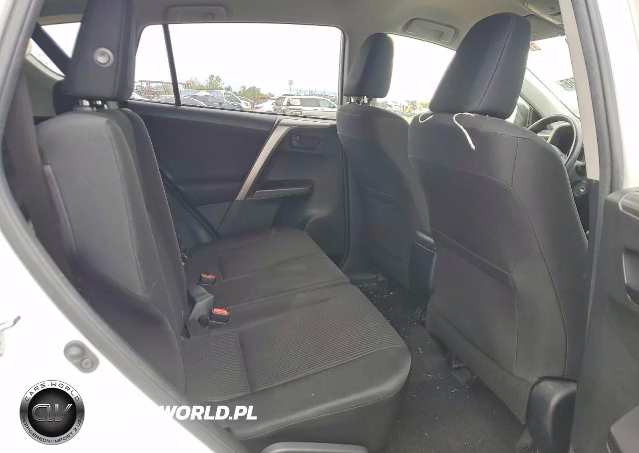 2018 Toyota Rav4 Le VIN:JTMBFREV5JJ746570 - 10