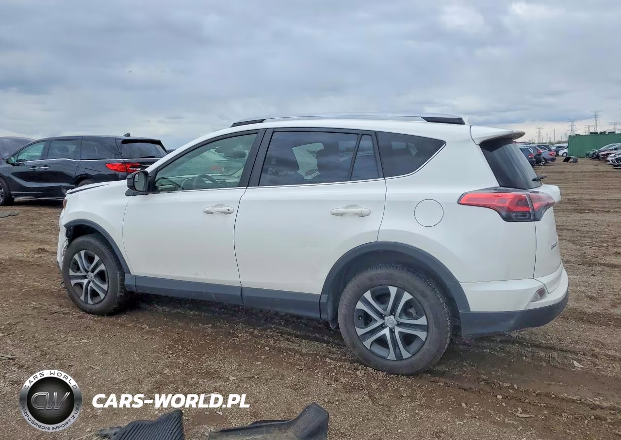 2018 Toyota Rav4 Le VIN:JTMBFREV5JJ746570 - 2