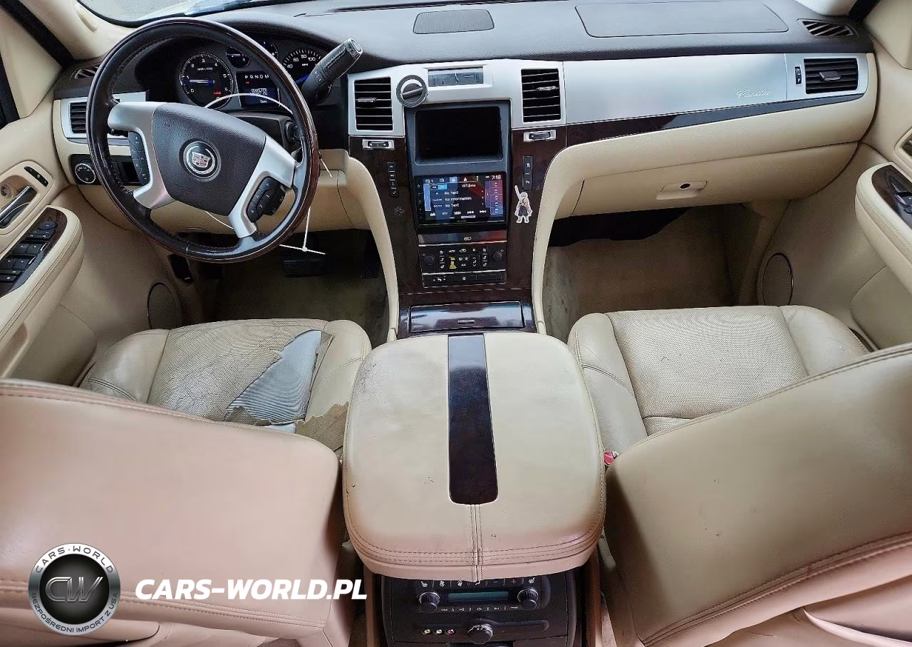 2007 Cadillac Escalade Luxury VIN:1GYFK63887R164735 - 8