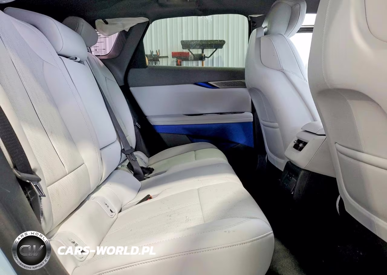 2025 Cadillac Optiq Sport VIN:3GYK3GMR7SS220176 - 11