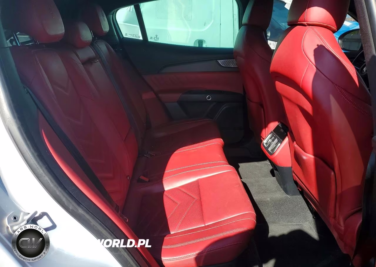 2023 Maserati Grecale Modena VIN:ZN682AVM7P7422443 - 11