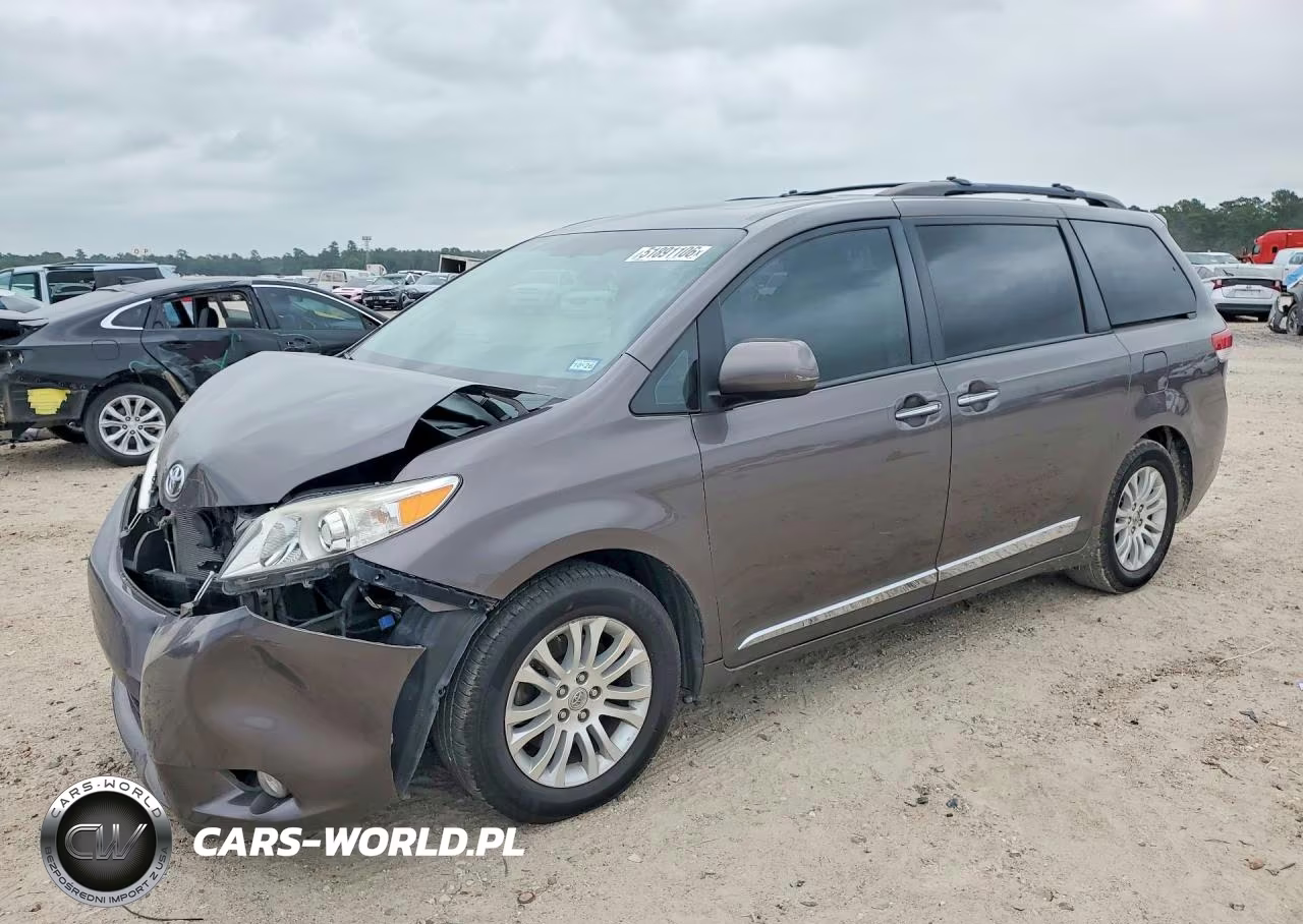 2013 Toyota Sienna Xle 8-Passenger