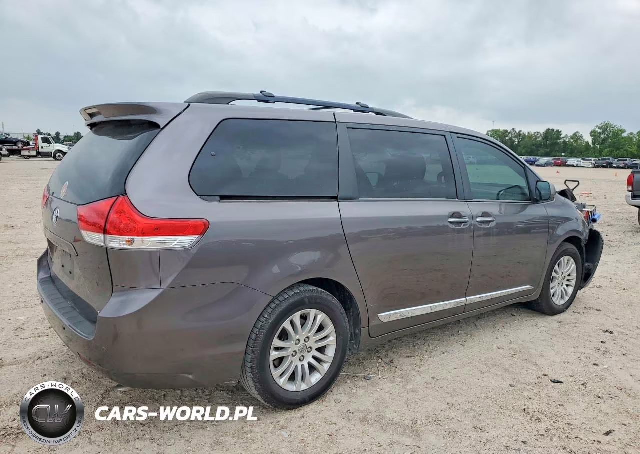2013 Toyota Sienna Xle 8-Passenger VIN:5TDYK3DCXDS288521 - 3