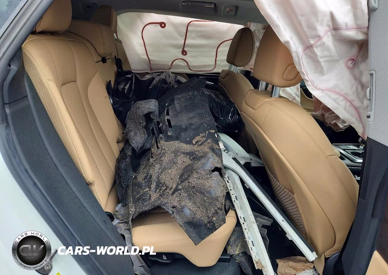 2019 Audi Q8 Prestige VIN:WA1CVAF12KD009907 - 11