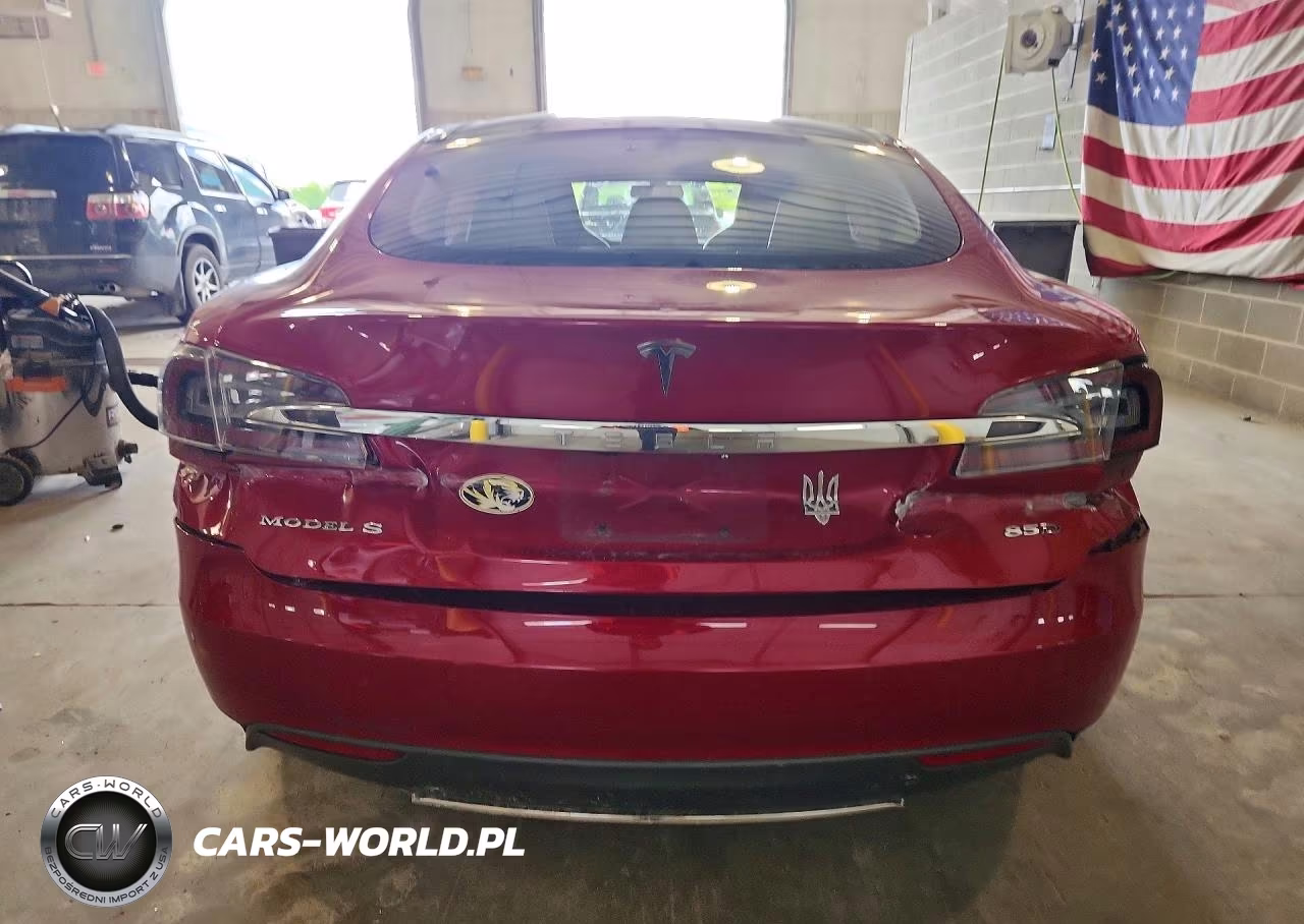 2015 Tesla Model S VIN:5YJSA1E22FF114758 - 6