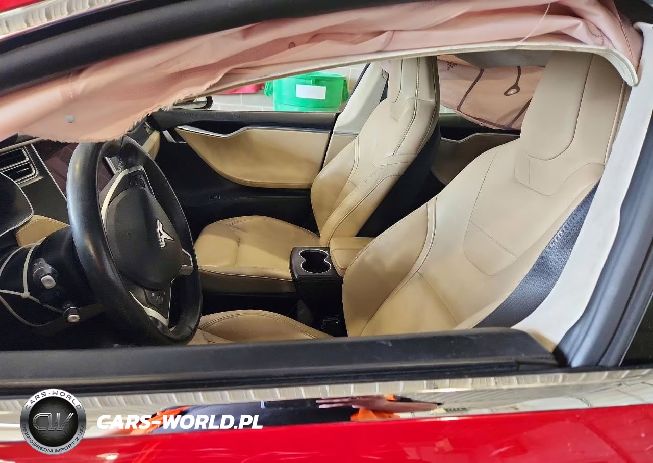 2015 Tesla Model S VIN:5YJSA1E22FF114758 - 7