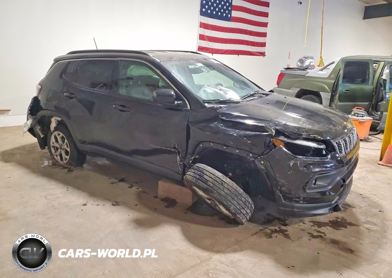 2025 Jeep Compass Latitude VIN:3C4NJDBN5ST617001 - 4