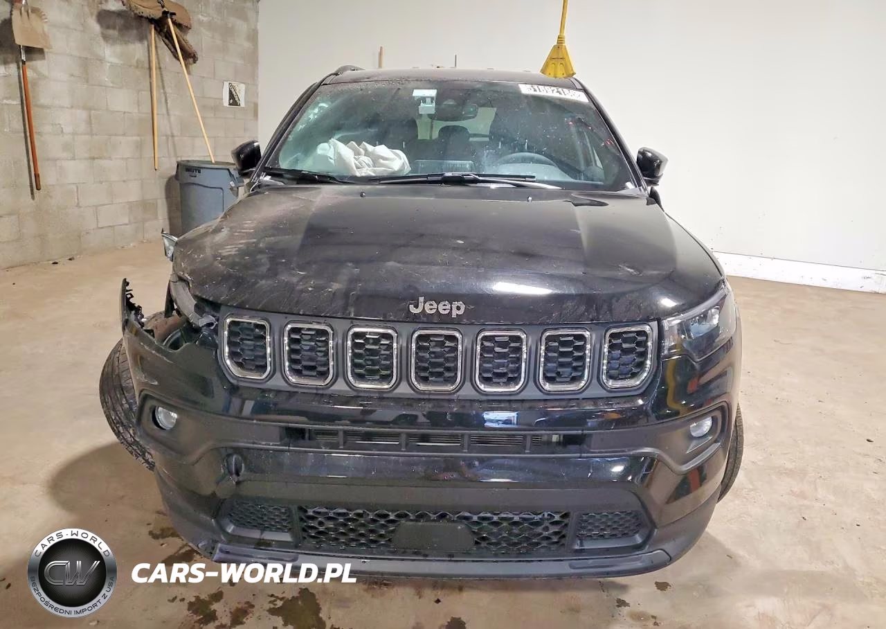 2025 Jeep Compass Latitude VIN:3C4NJDBN5ST617001 - 5