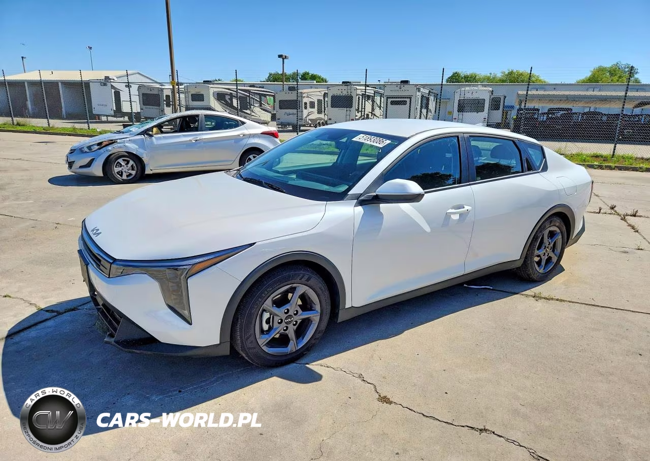 2026 Kia K4 Lxs – zdjęcie 1 z 13