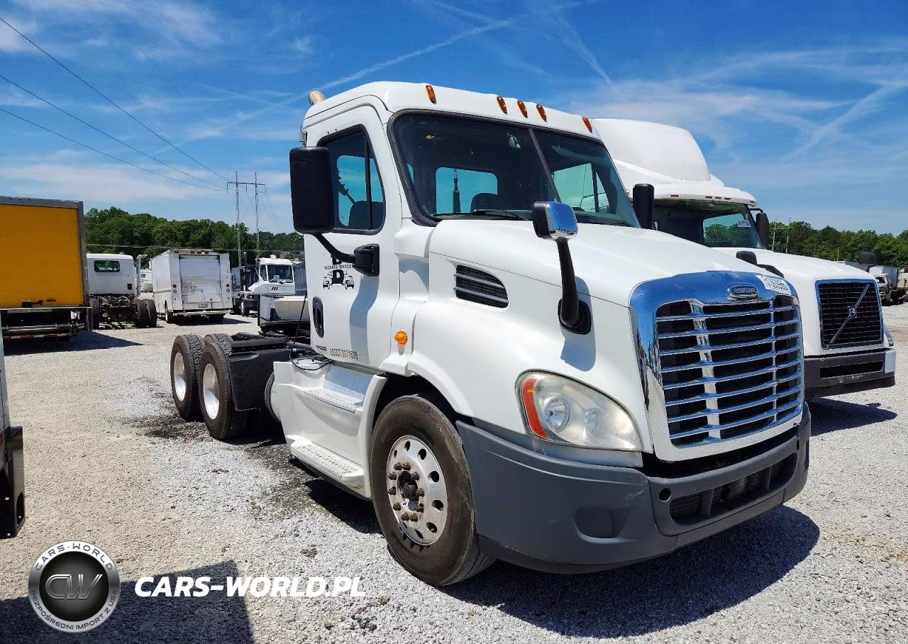 2014 Freightliner Cascadia Semi Truck