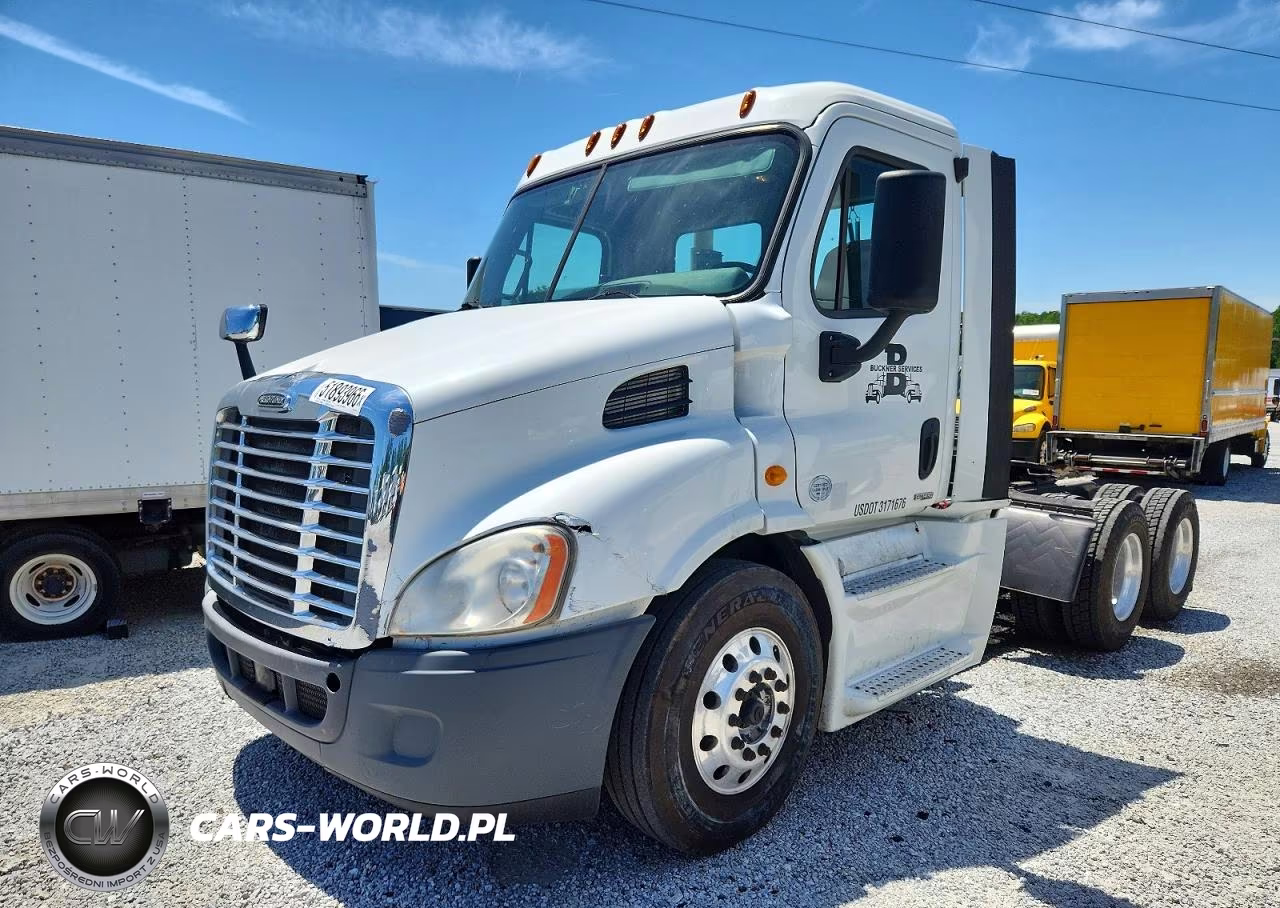 2014 Freightliner Cascadia Semi Truck VIN:3AKJGBDV8ESFZ2108 - 2
