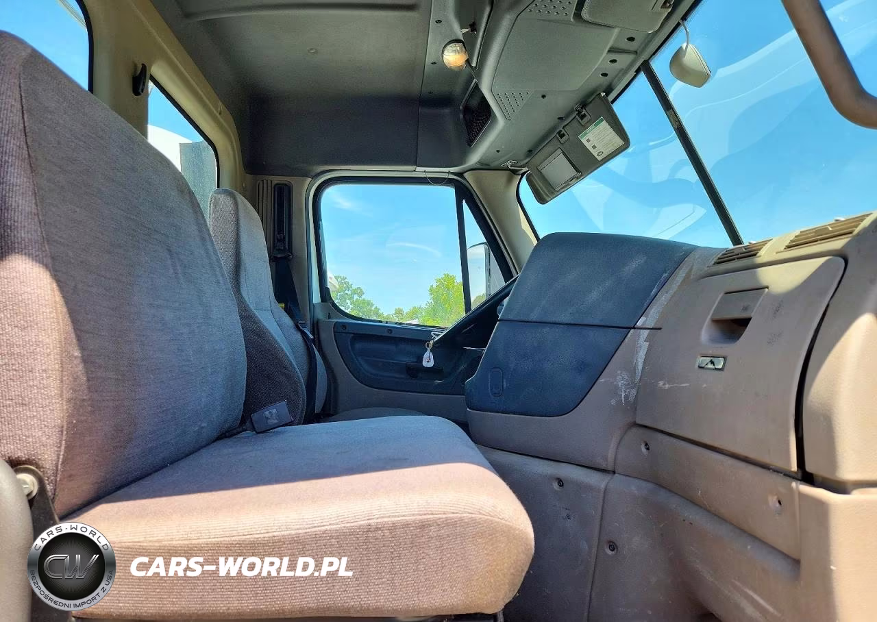 2014 Freightliner Cascadia Semi Truck VIN:3AKJGBDV8ESFZ2108 - 5