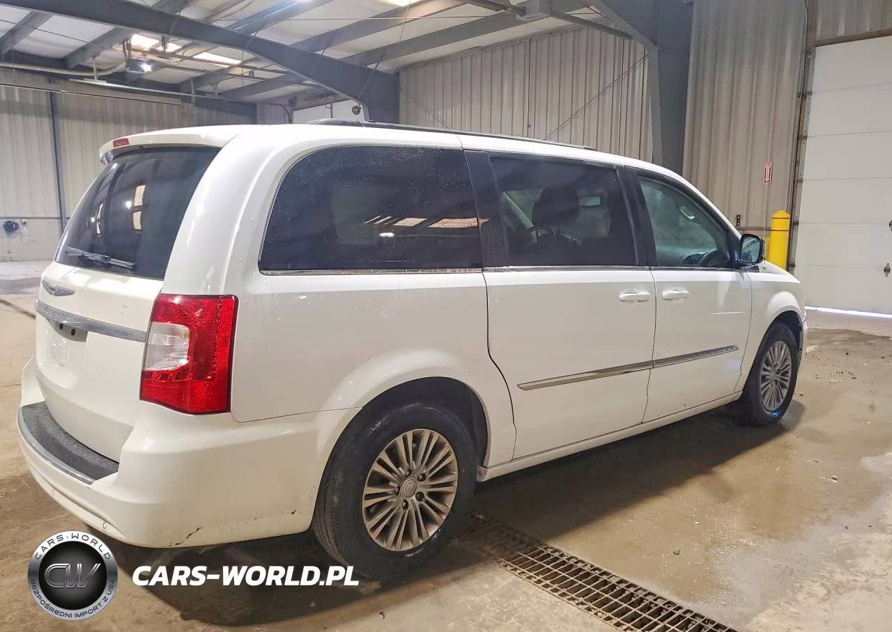 2016 Chrysler Town & Country Touring L VIN:2C4RC1CG0GR240419 - 3