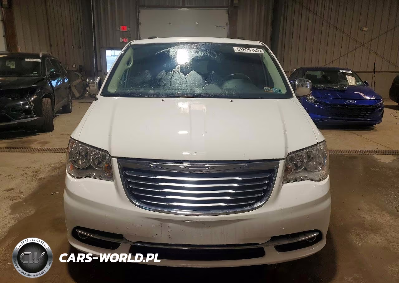 2016 Chrysler Town & Country Touring L VIN:2C4RC1CG0GR240419 - 5