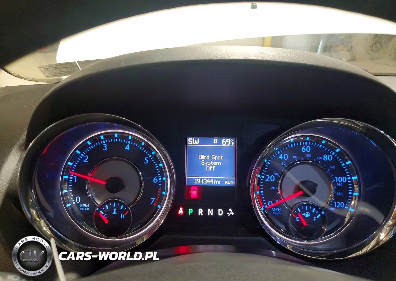 2016 Chrysler Town & Country Touring L VIN:2C4RC1CG0GR240419 - 9