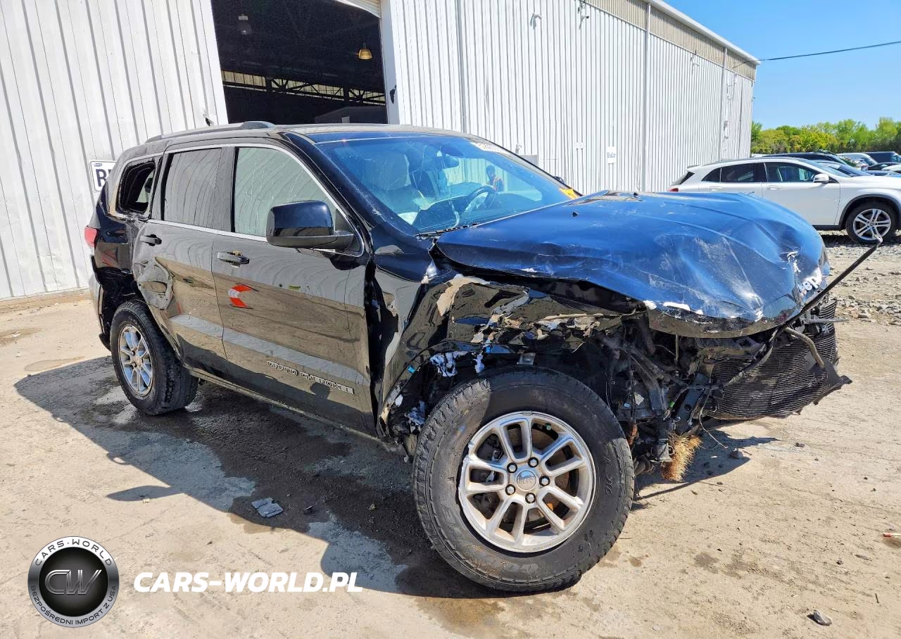 2019 Jeep Grand Cherokee Laredo VIN:1C4RJFAGXKC826343 - 4