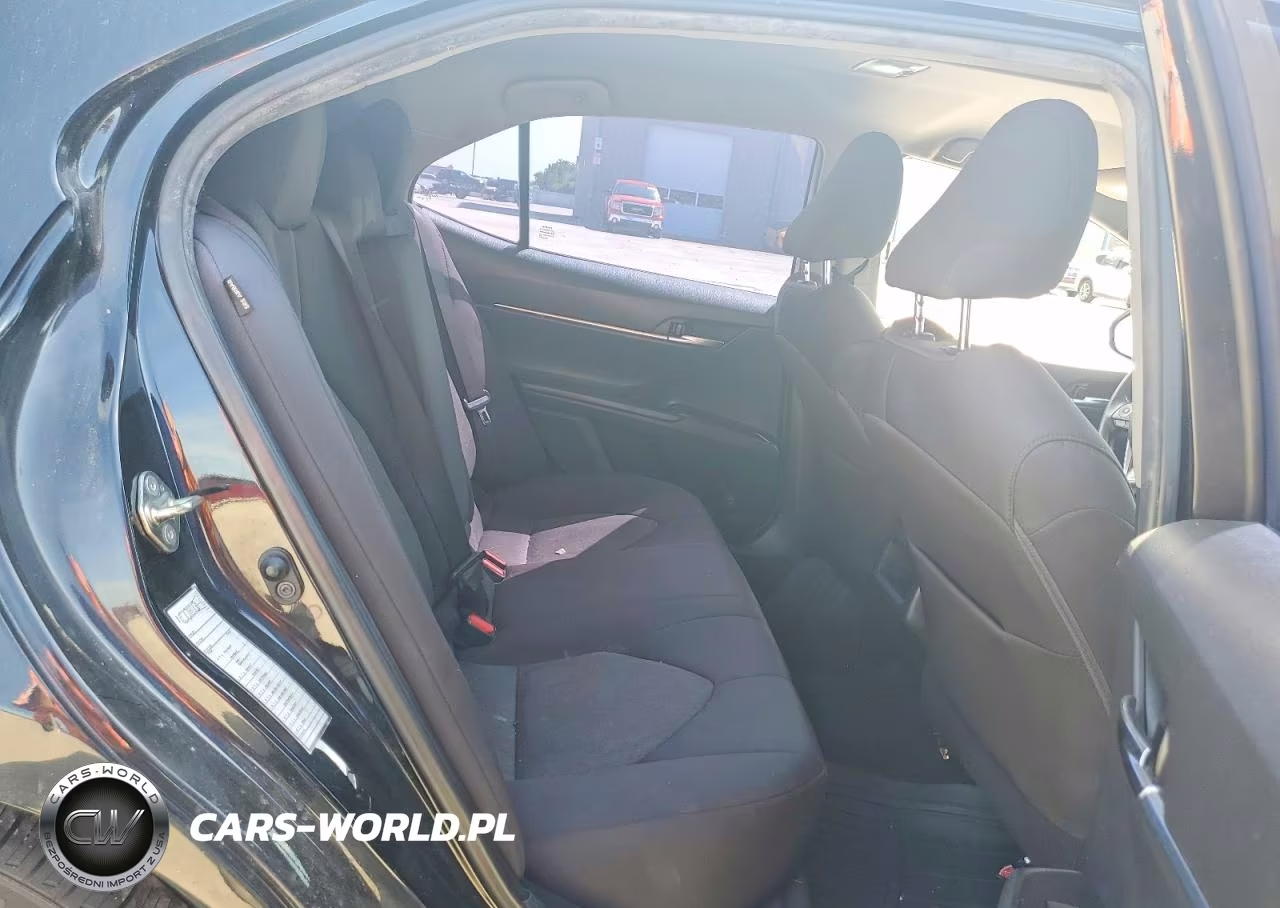 2020 Toyota Camry Le VIN:4T1C11AK6LU913709 - 10